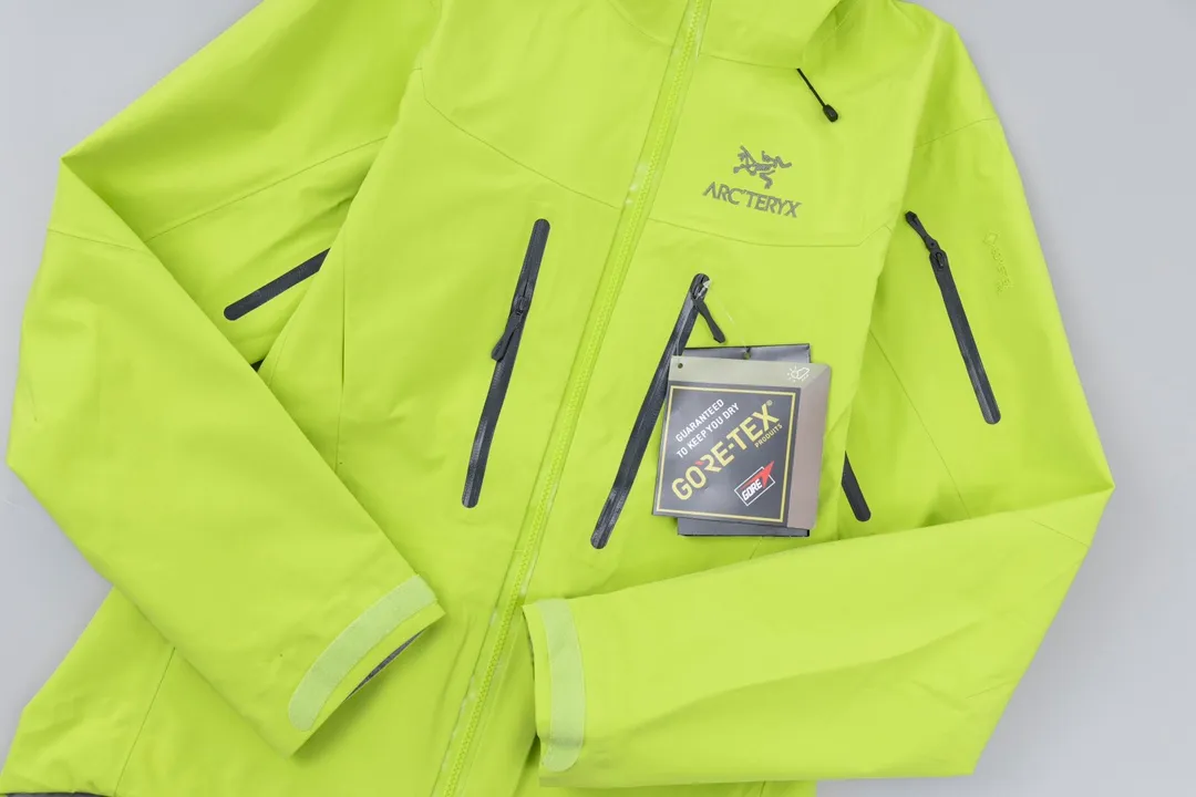 【 】Arcteryx Alpha SV GTX ： Wear-Resistant N X GORE-TEX pro Classic ，E 3D ， ， Stormhood 、 ， 、 、 、Breathable Wear-Resistant。 ：S-XL